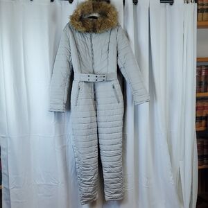 Cicy Bell Grey Silver Quilted Ski Suit Jumpsuit XL w/ Detachable Faux Fur Collar
